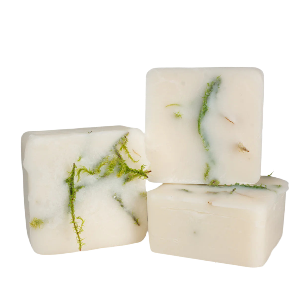 Skogregn wax melts, rapeseed wax, rosemary and cedarwood fragrance, inspired by Scandinavian forest rain.